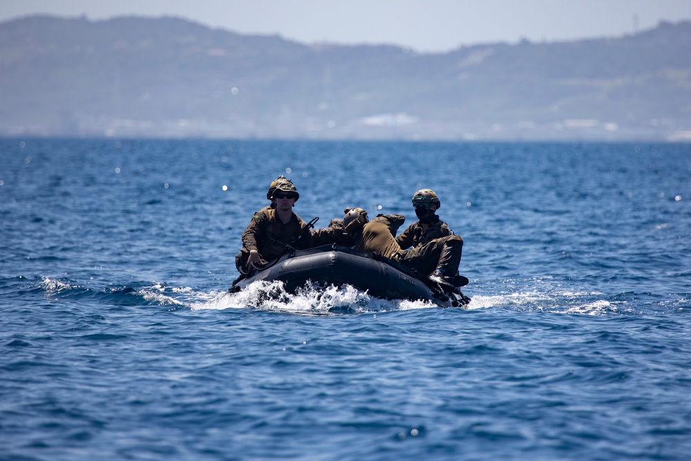 3d Reconnaissance Battalion Conducts Deliberate Water Parachute Operations