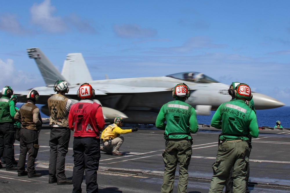 Abraham Lincoln conducts flight operations