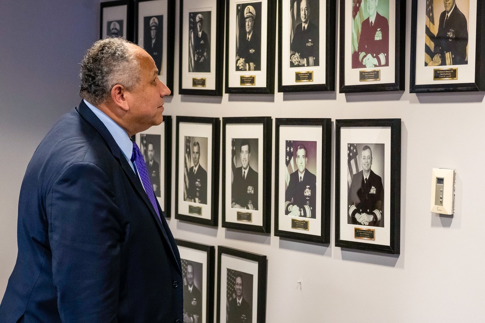 SECNAV Carlos Del Toro visits the Office of Naval Research