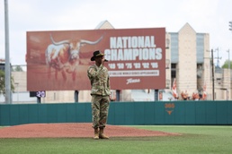 Longhorns show military appreciation