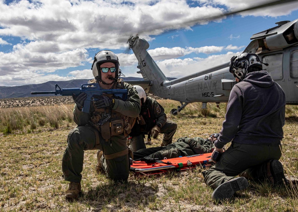 HSC-5 Conducts Combat Search and Rescue Practice Exercises