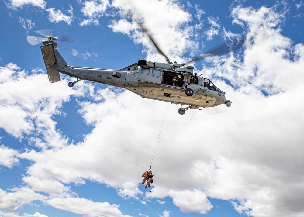 HSC-5 Conducts Combat Search and Rescue Practice Exercises