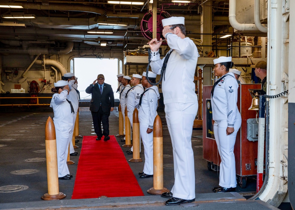 SECNAV Visits USS Makin Island