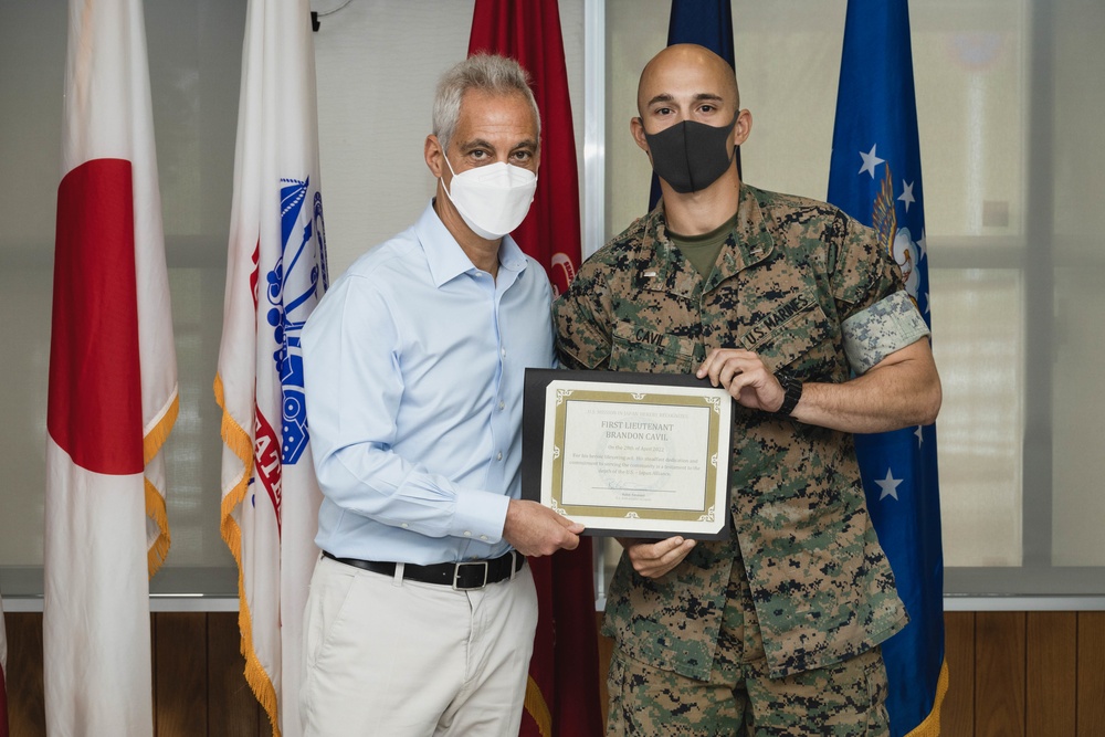 Ambassador to Japan presents awards to service members