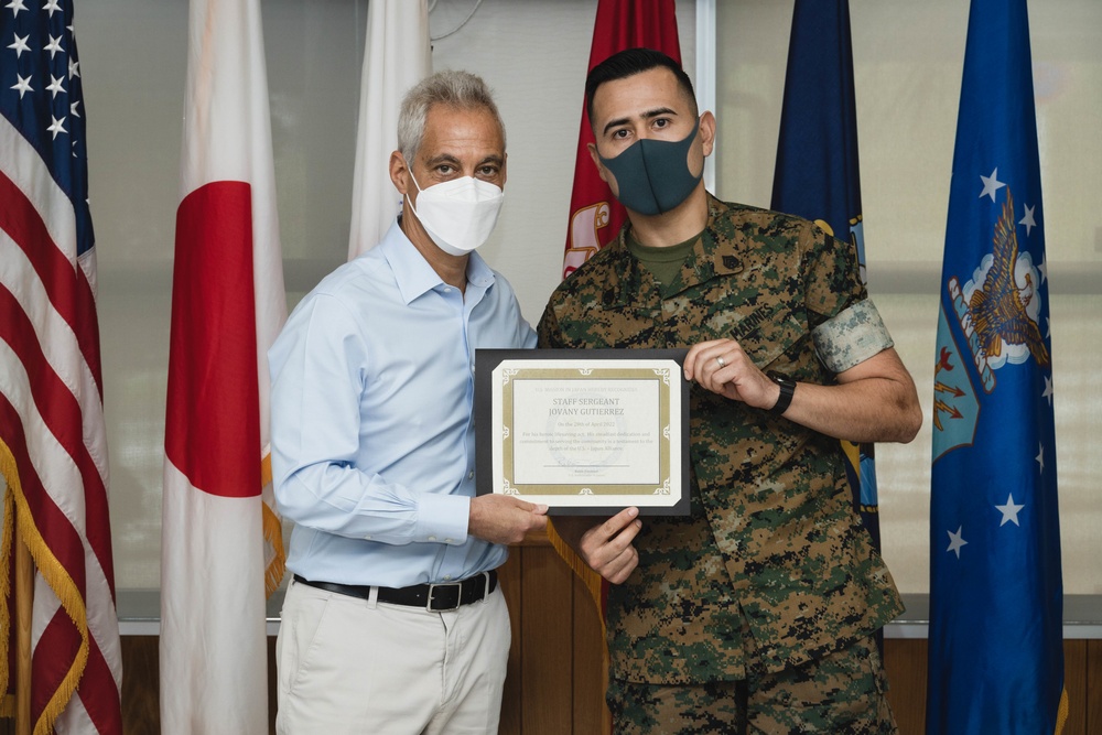 Ambassador to Japan presents awards to service members