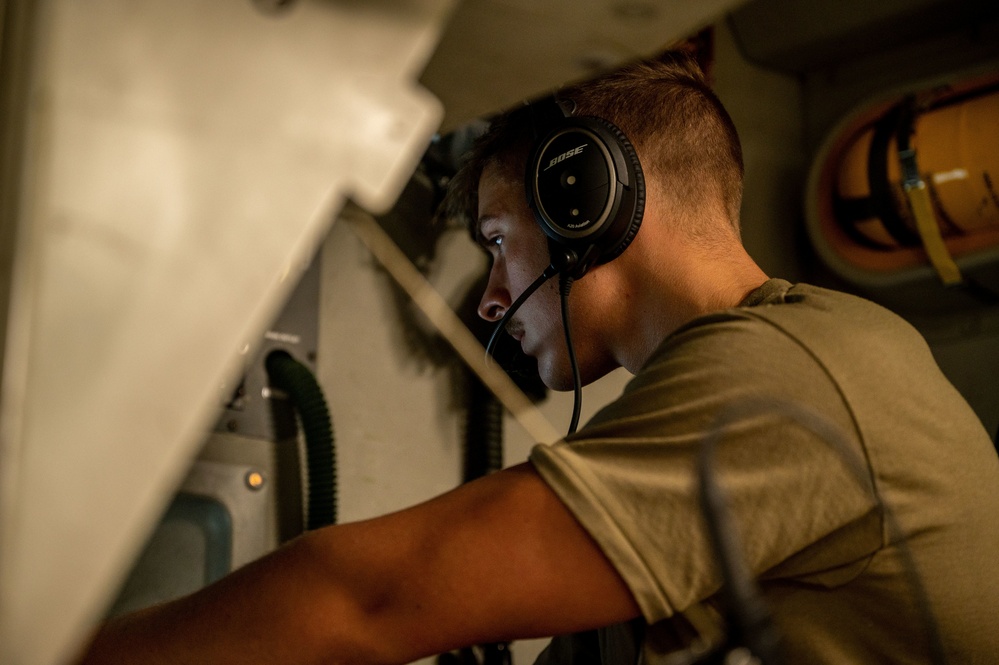 C-17 flies to Africa