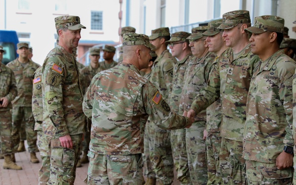 Gen. Christopher Cavoli visits Soldiers in Kaiserslautern