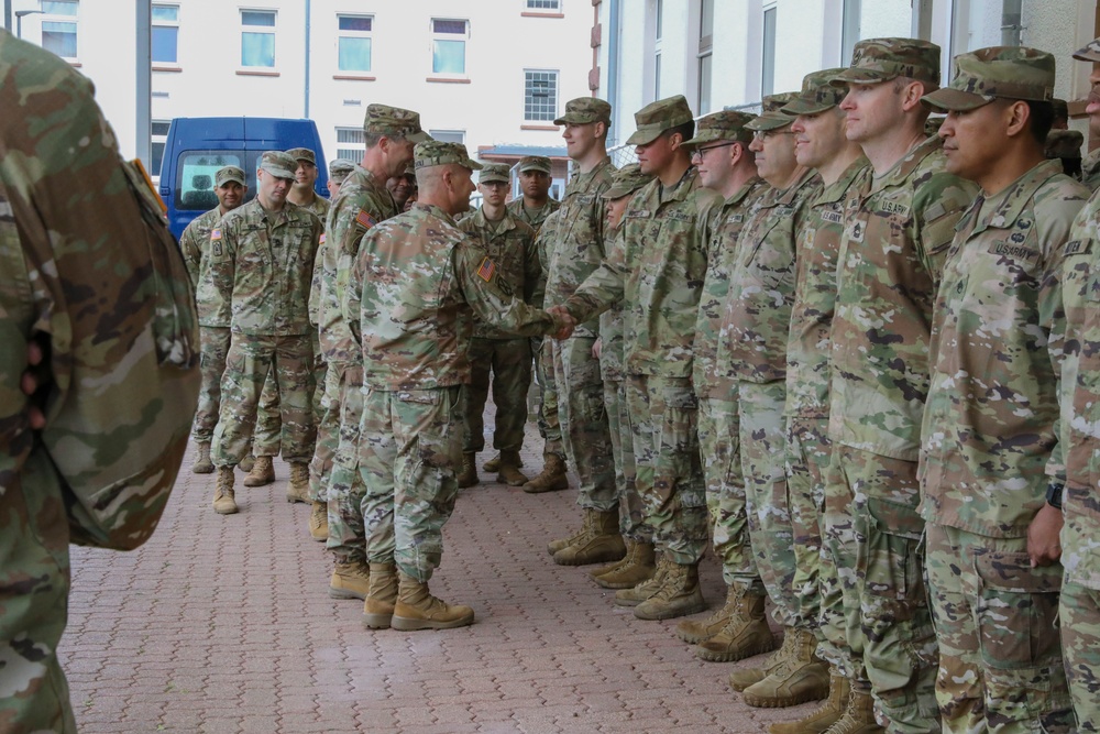 Gen. Christopher Cavoli visits Soldiers in Kaiserslautern