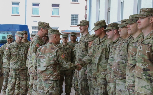 Gen. Christopher Cavoli visits Soldiers in Kaiserslautern