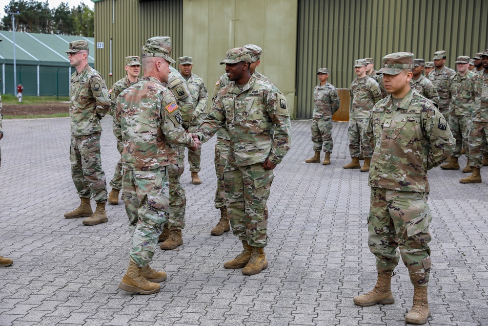 Gen. Christopher Cavoli visits soldiers in Kaiserslautern