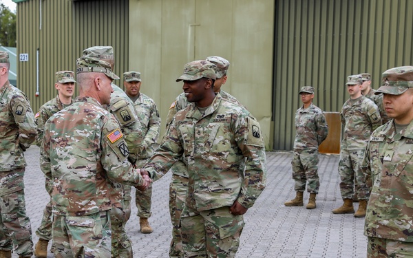Gen. Christopher Cavoli visits soldiers in Kaiserslautern