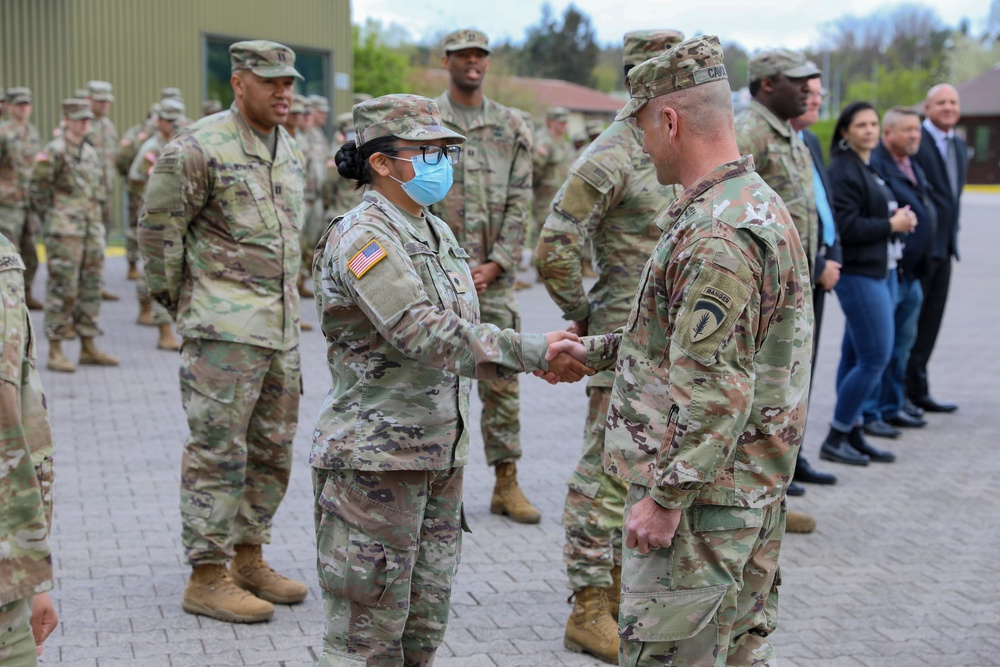 Gen. Christopher Cavoli visits Soldiers in Kaiserslautern