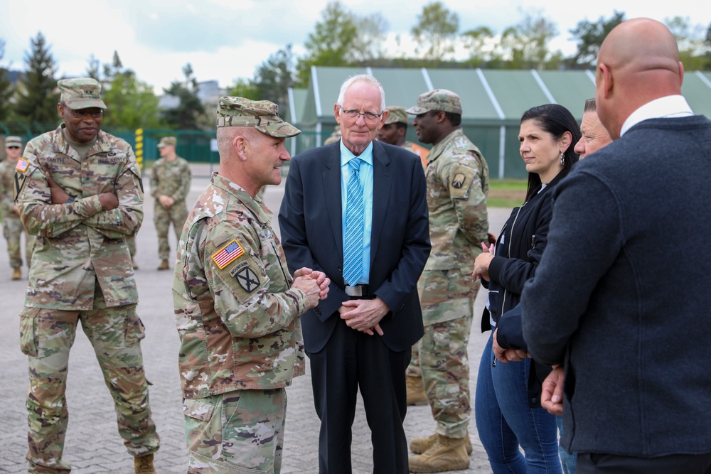 Gen. Christopher Cavoli visits 21st TSC Soldiers in Kaiserslautern