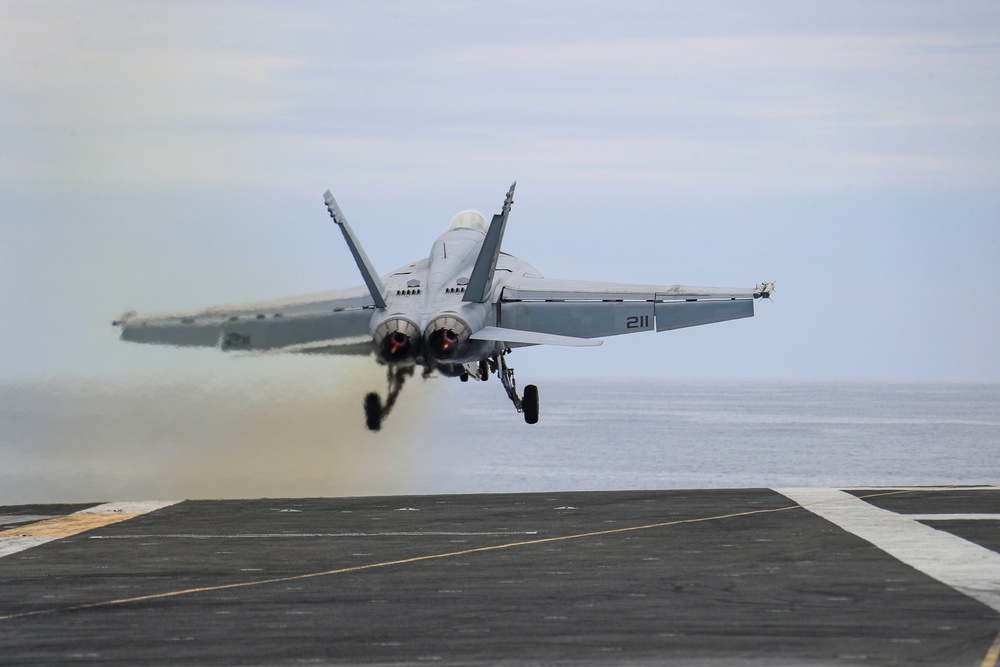 Abraham Lincoln conducts flight operations