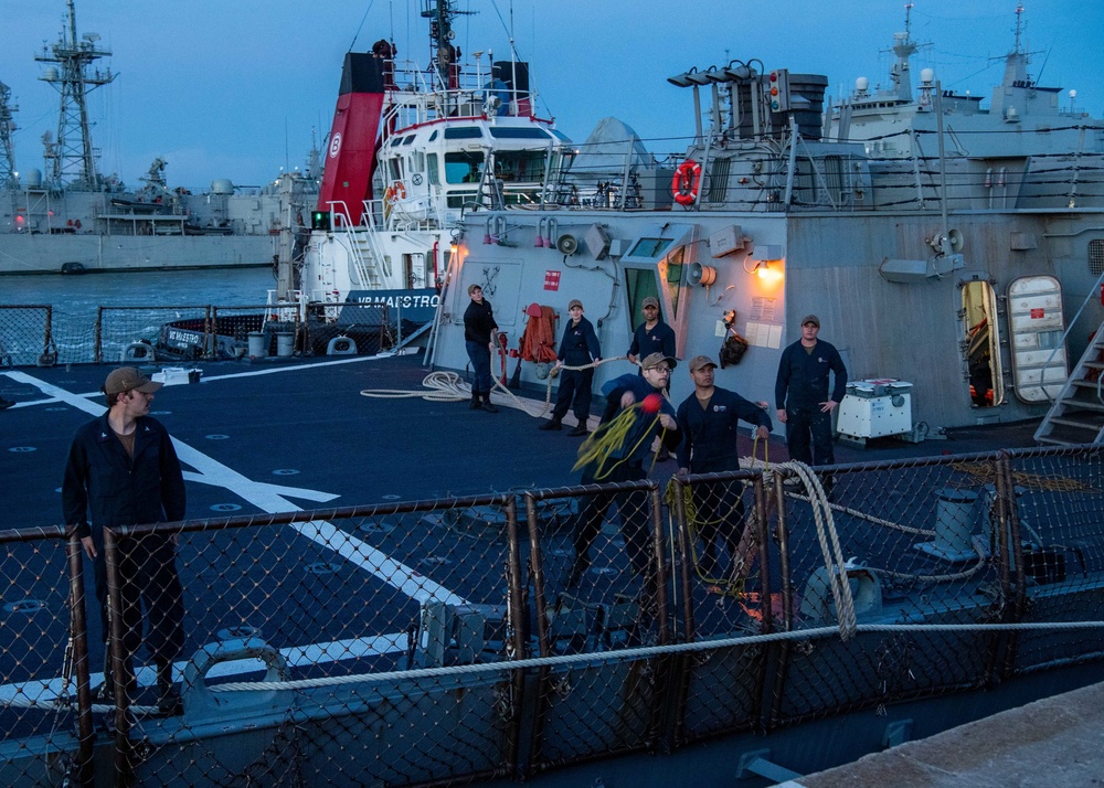 DVIDS - Images - USS Arleigh Burke Arrives at NAVSTA Rota [Image 3 of 5]