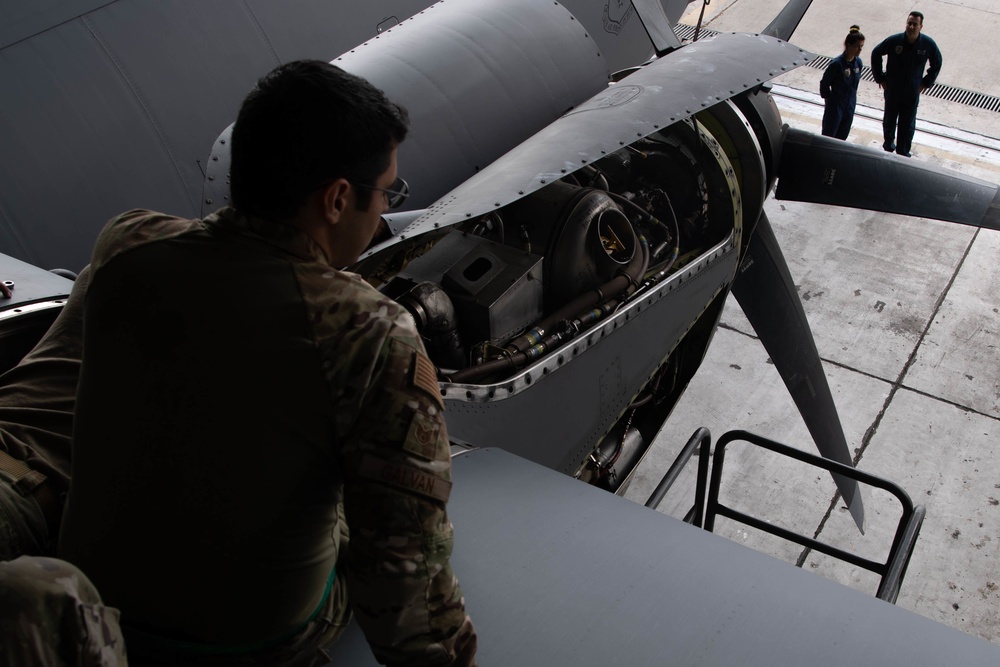 Airman replace engine during Stolen Cerberus IX