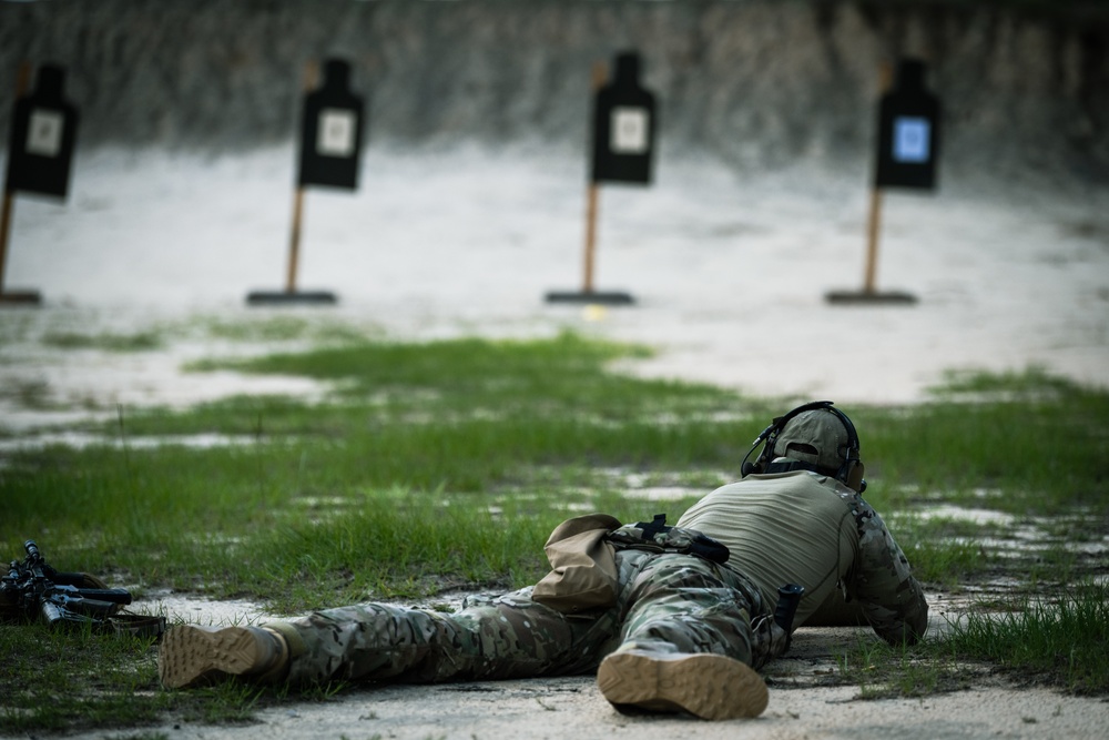 U.S. and Czech Special Forces train during Emerald Warrior 22.1