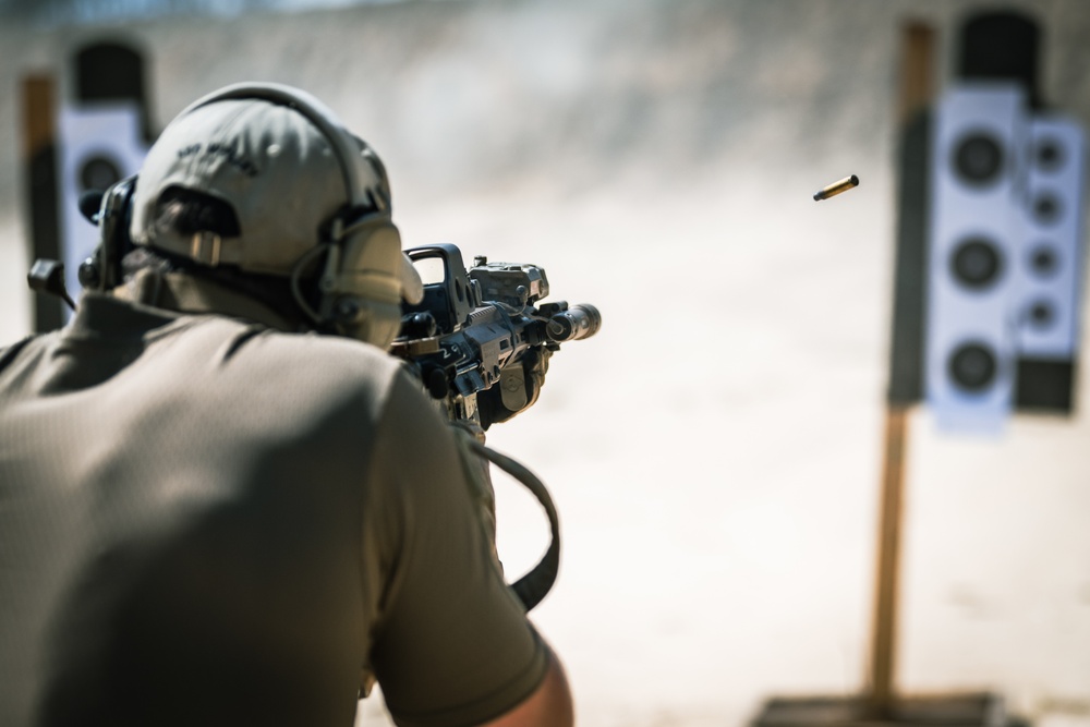 U.S. and Czech Special Forces train during Emerald Warrior 22.1