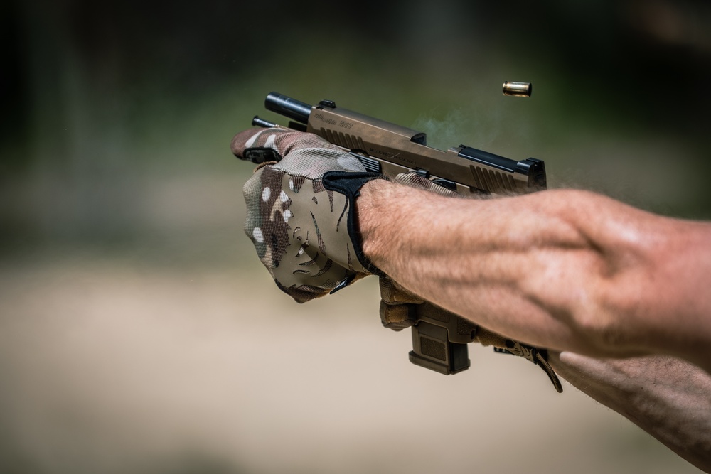 U.S. and Czech Special Forces train during Emerald Warrior 22.1