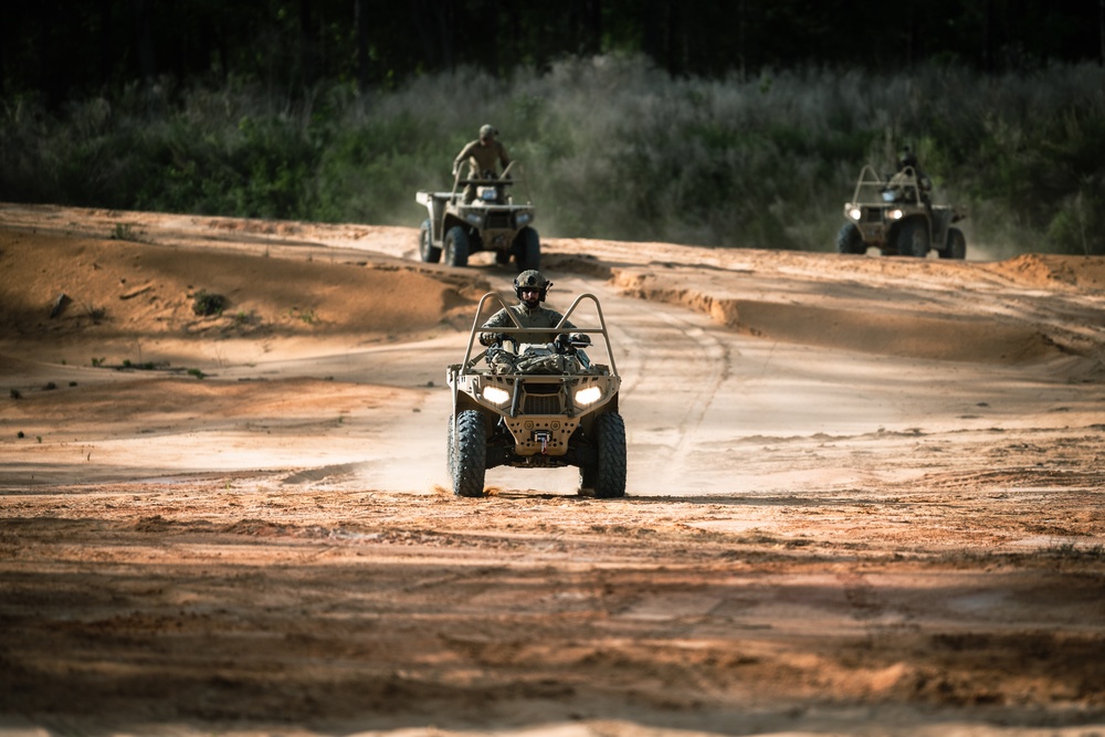 U.S. and Czech Special Forces train during Emerald Warrior 22.1