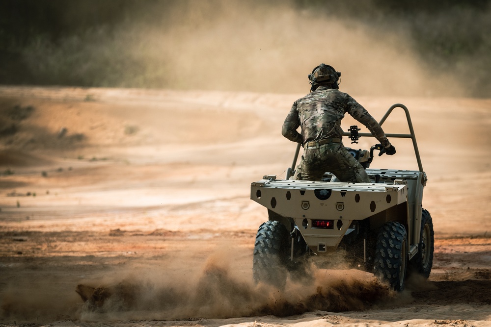 U.S. and Czech Special Forces train during Emerald Warrior 22.1