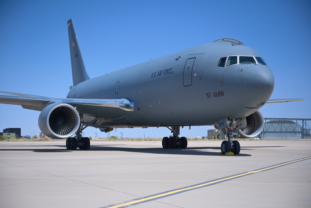 Tankers arrive in preparation for Holloman Legacy of Liberty Airshow