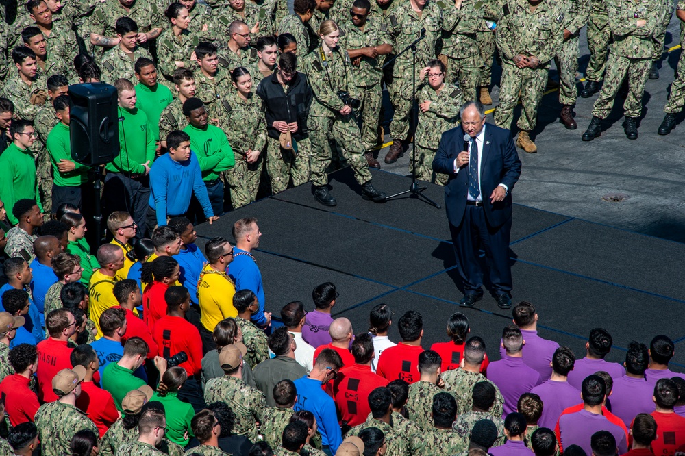 SECNAV Visits USS Carl Vinson (CVN 70)