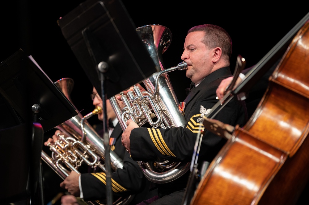 Navy Band visits Ashtabula, Ohio