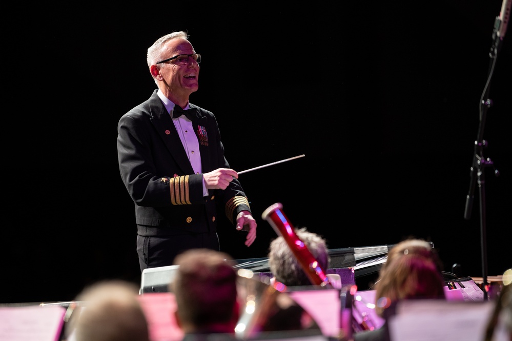 Navy Band visits Ashtabula, Ohio