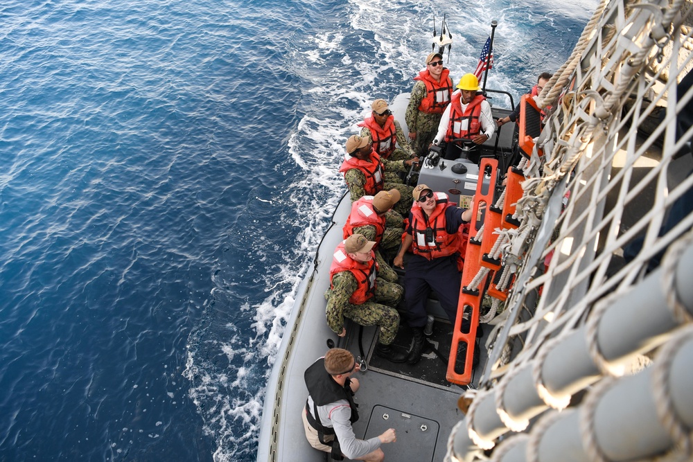 USS Momsen Small Boat Operations