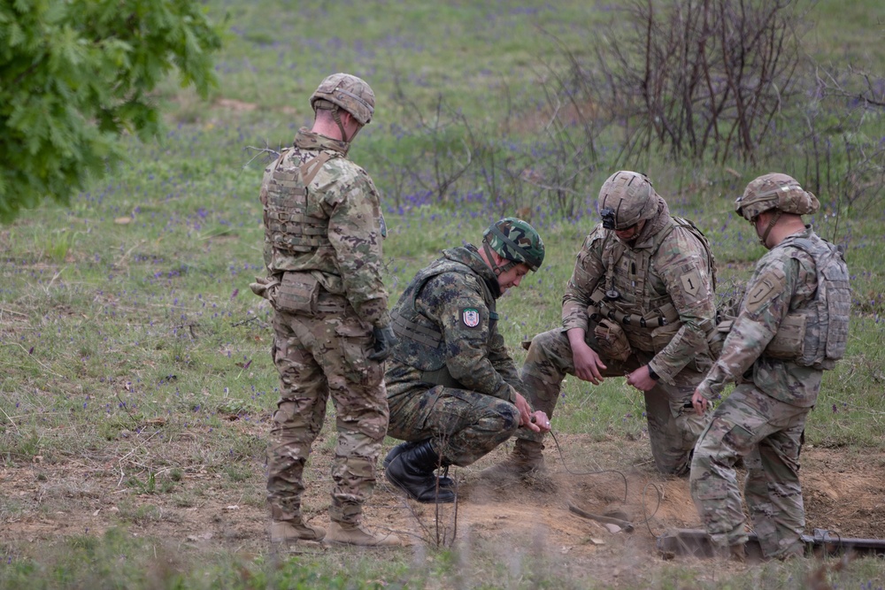 1st Engineer Battalion Conducts Demolition Range With Bulgarian Soldiers