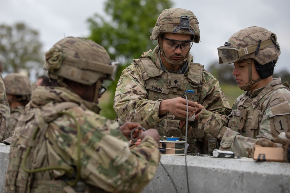 1st Engineer Battalion Conducts Demolition Range With Bulgarian Soldiers