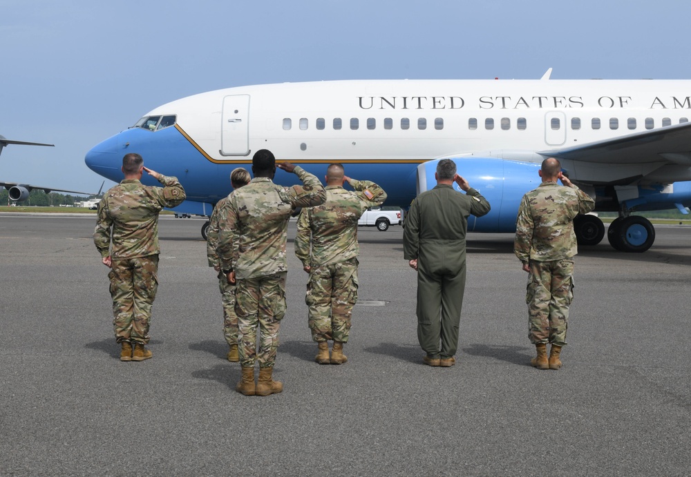 USTRANSCOM Commander visits Joint Base Charleston