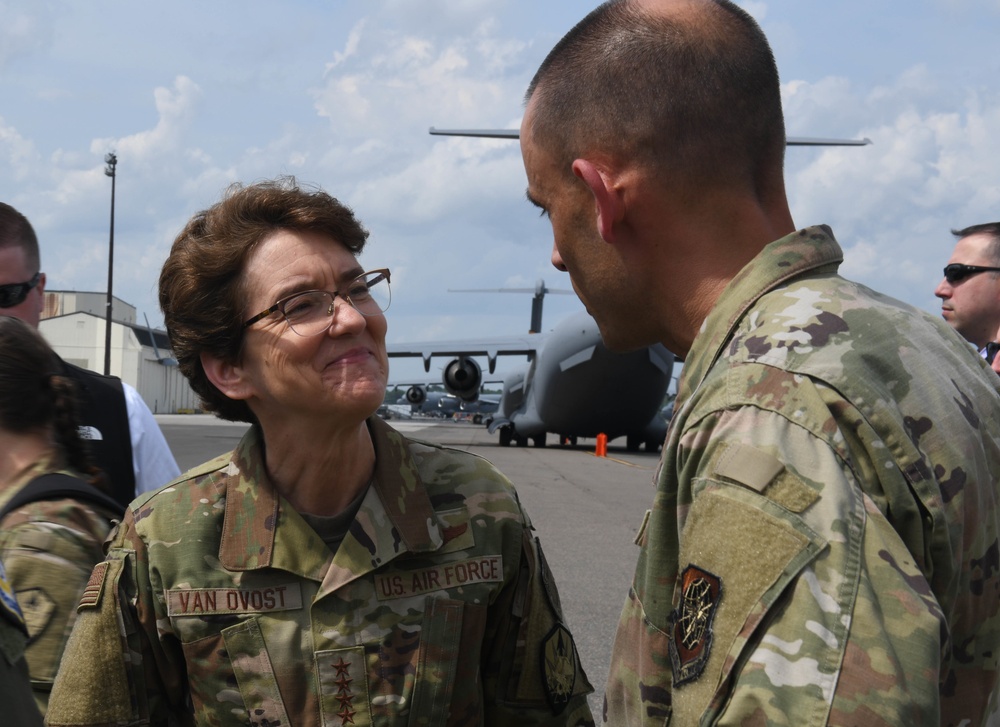 USTRANSCOM Commander visits Joint Base Charleston