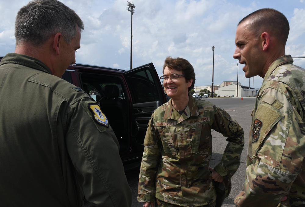 USTRANSCOM Commander visits Joint Base Charleston