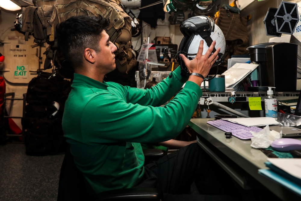 Abraham Lincoln Sailors conduct maintenance