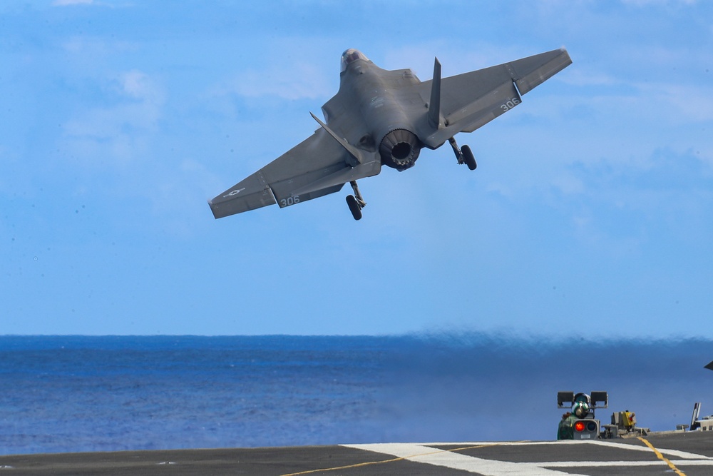 Abraham Lincoln conduct flight operations