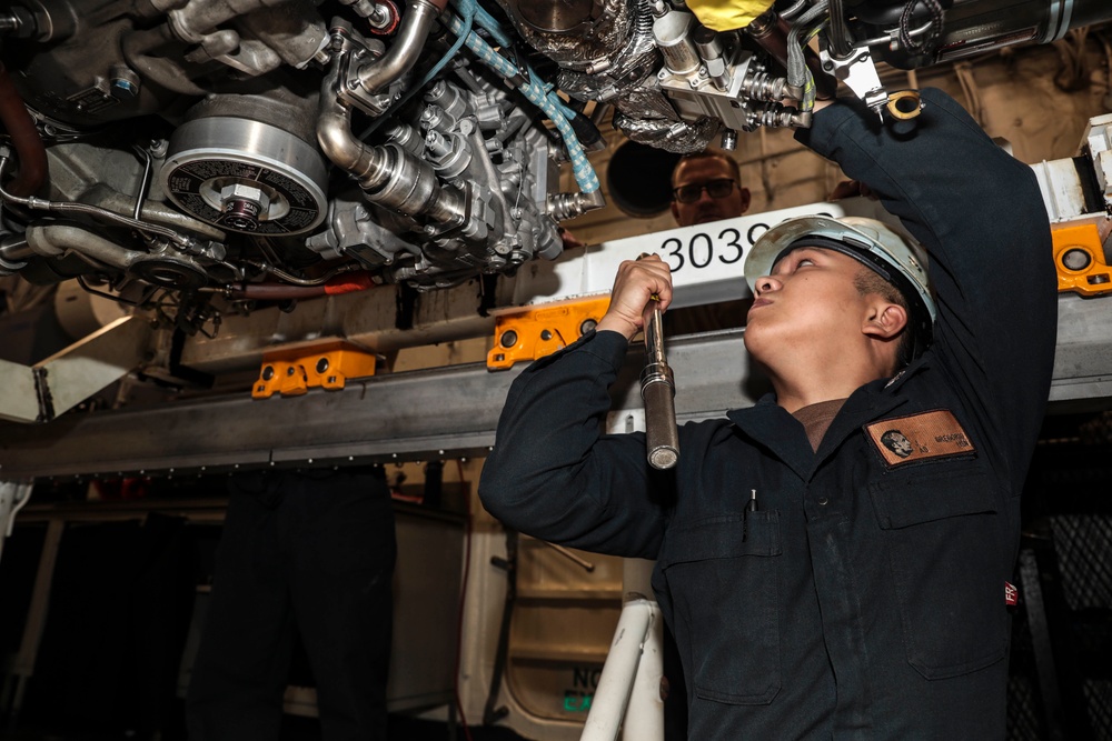 Abraham Lincoln Sailors conduct maintenance