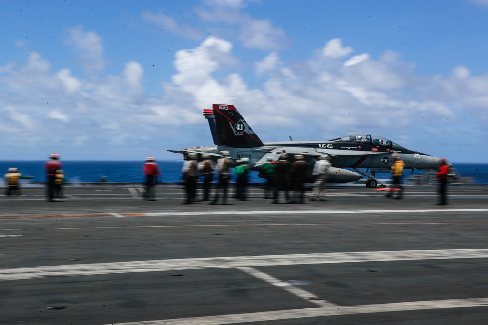 Abraham Lincoln conducts flight operations