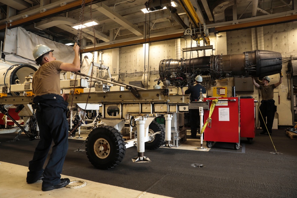 Abraham Lincoln Sailors conduct maintenance