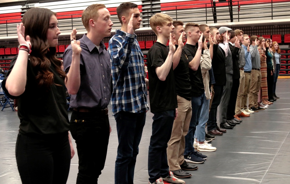 America’s First Corp Commander Enlists High School Military Recruits