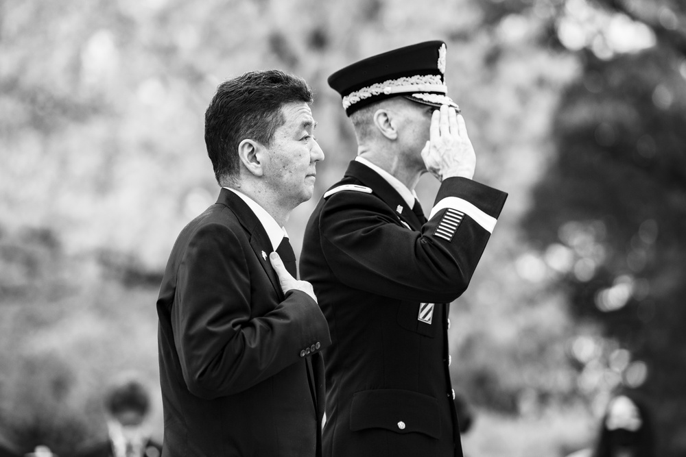 Japanese Defense Minister Nobuo Kishi Participates in an Armed Forces Wreath-Laying Ceremony at the Tomb of the Unknown Soldier