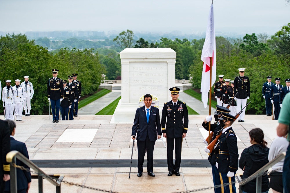 Japanese Defense Minister Nobuo Kishi Participates in an Armed Forces Wreath-Laying Ceremony at the Tomb of the Unknown Soldier