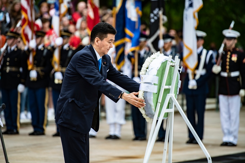 Japanese Defense Minister Nobuo Kishi Participates in an Armed Forces Wreath-Laying Ceremony at the Tomb of the Unknown Soldier