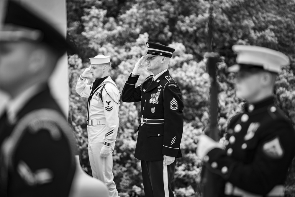 Japanese Defense Minister Nobuo Kishi Participates in an Armed Forces Wreath-Laying Ceremony at the Tomb of the Unknown Soldier