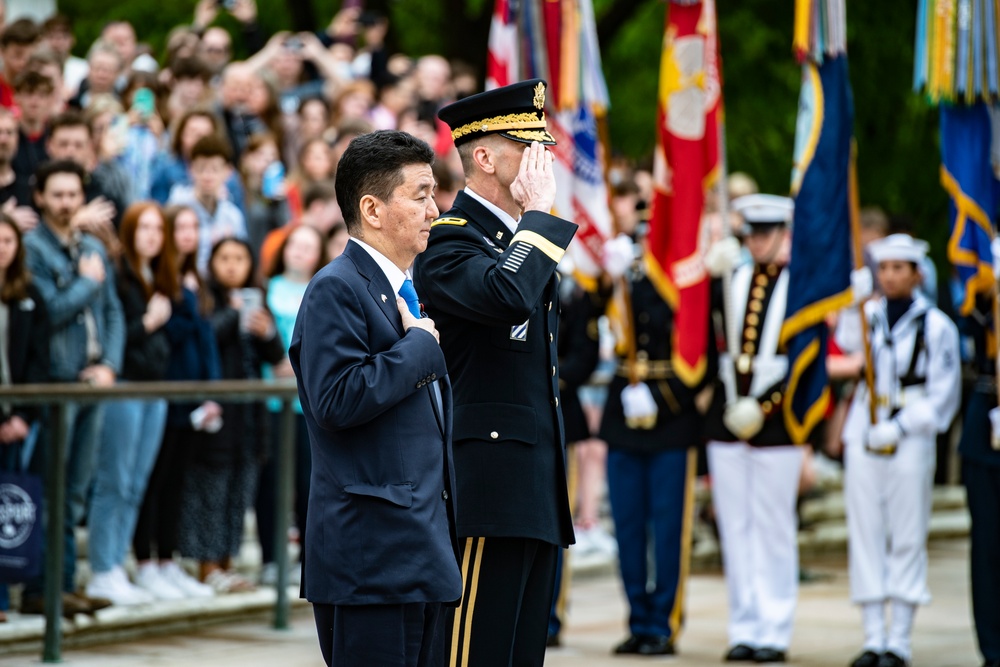 Japanese Defense Minister Nobuo Kishi Participates in an Armed Forces Wreath-Laying Ceremony at the Tomb of the Unknown Soldier