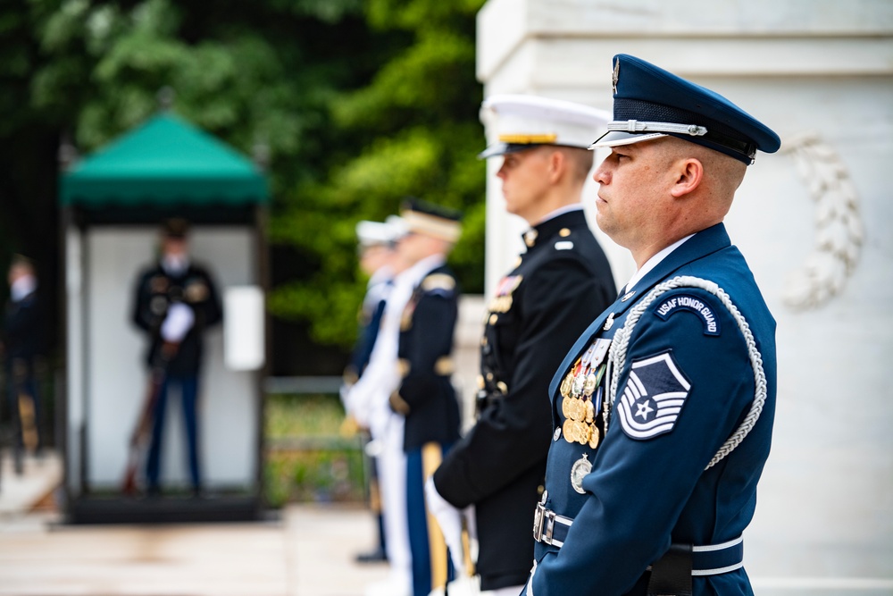 Japanese Defense Minister Nobuo Kishi Participates in an Armed Forces Wreath-Laying Ceremony at the Tomb of the Unknown Soldier