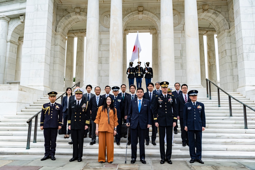 Japanese Defense Minister Nobuo Kishi Participates in an Armed Forces Wreath-Laying Ceremony at the Tomb of the Unknown Soldier
