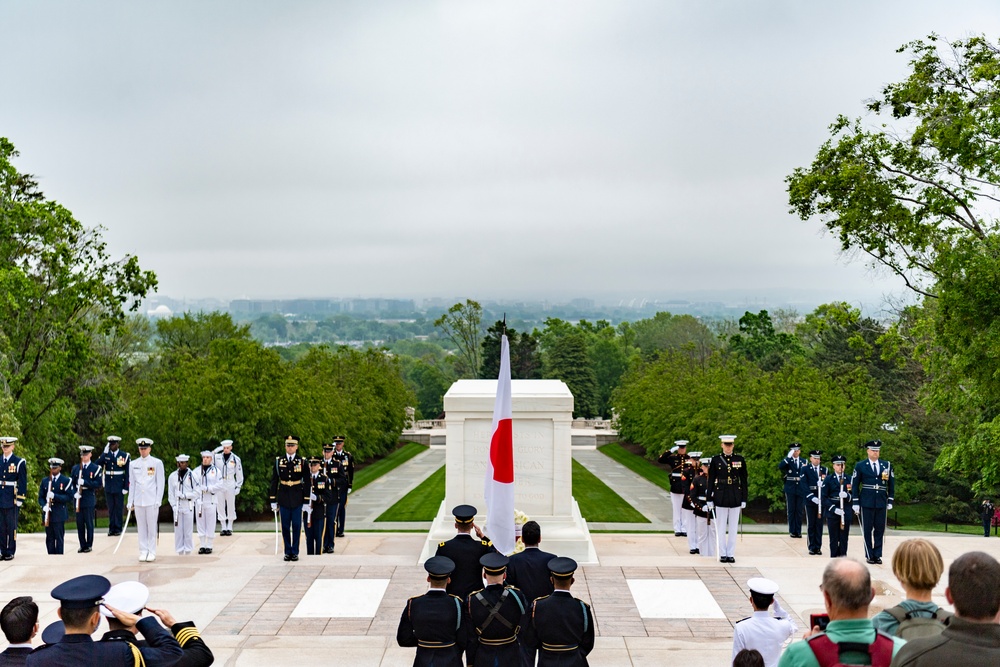 Japanese Defense Minister Nobuo Kishi Participates in an Armed Forces Wreath-Laying Ceremony at the Tomb of the Unknown Soldier