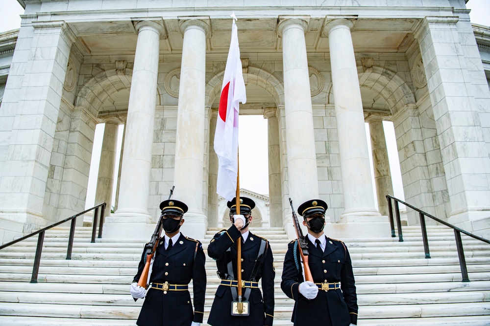 Japanese Defense Minister Nobuo Kishi Participates in an Armed Forces Wreath-Laying Ceremony at the Tomb of the Unknown Soldier